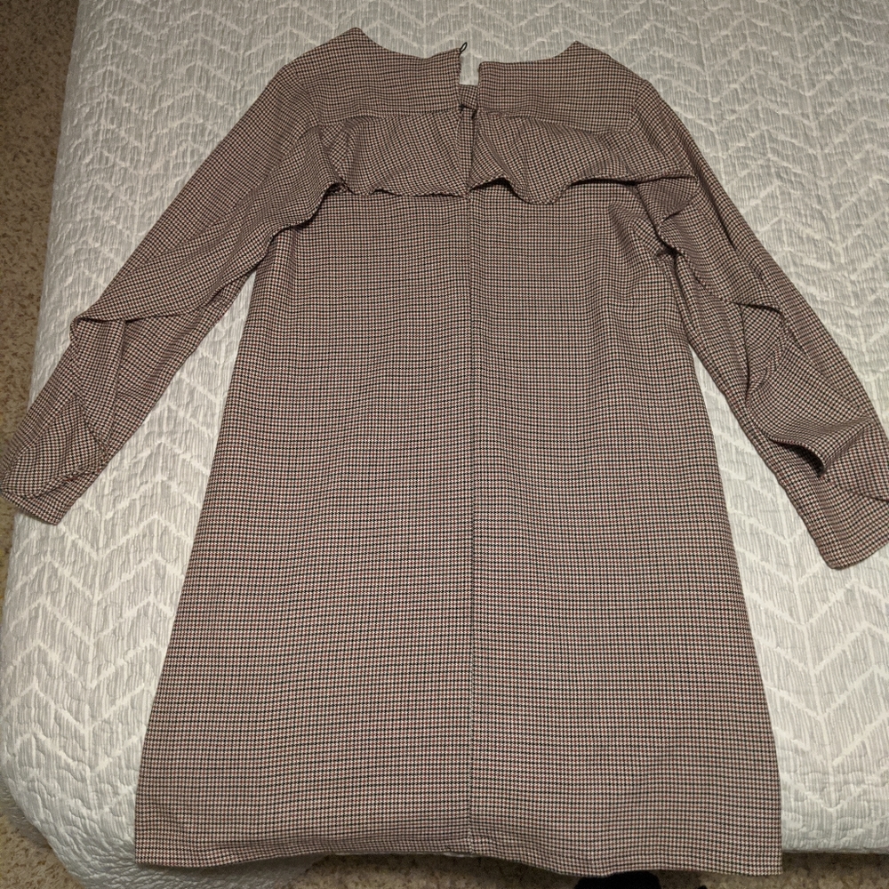 Zara Ruffle Dress w Pockets